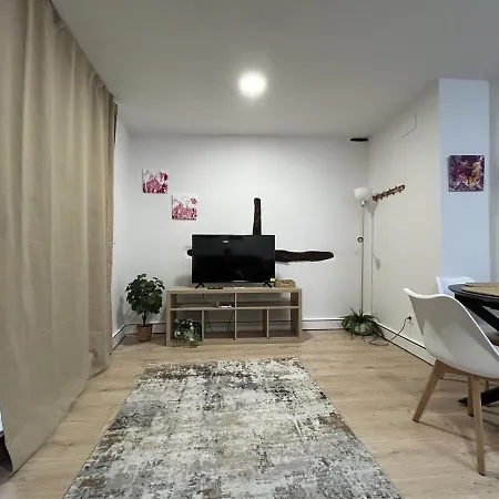 Hiri Zahar 1 *